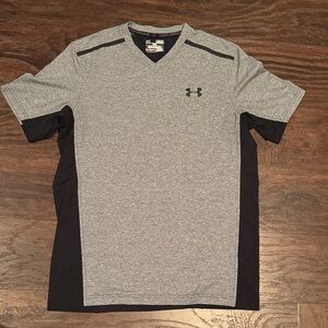 Under Armour Men's Heather Gray and Black V-Neck Tee